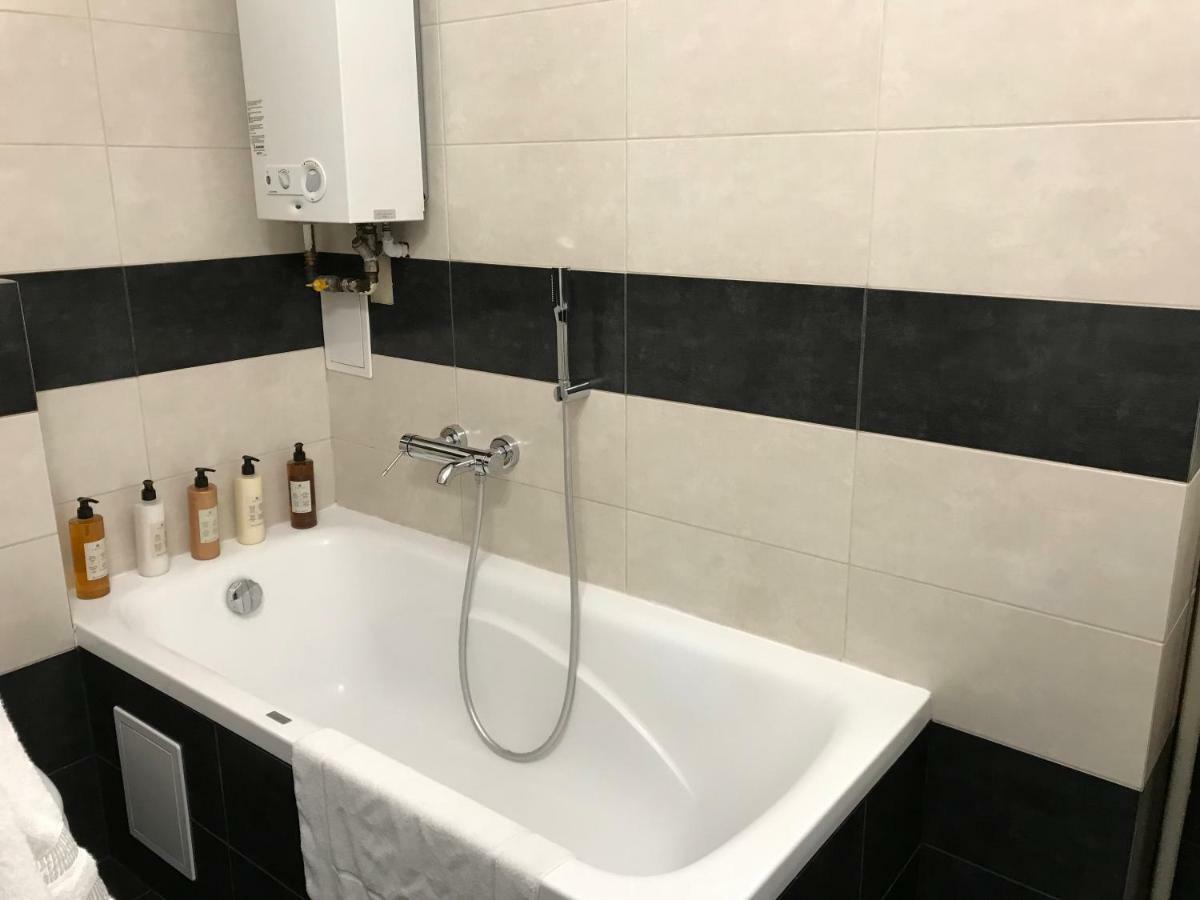 Cosy Apartment With Amazing View Katowice Esterno foto